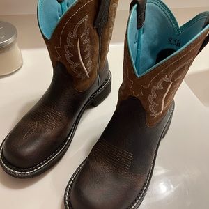 Fat baby ariat boots